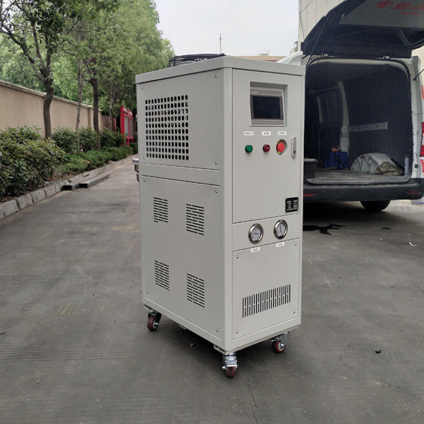 ±0.1℃高精度冷水机