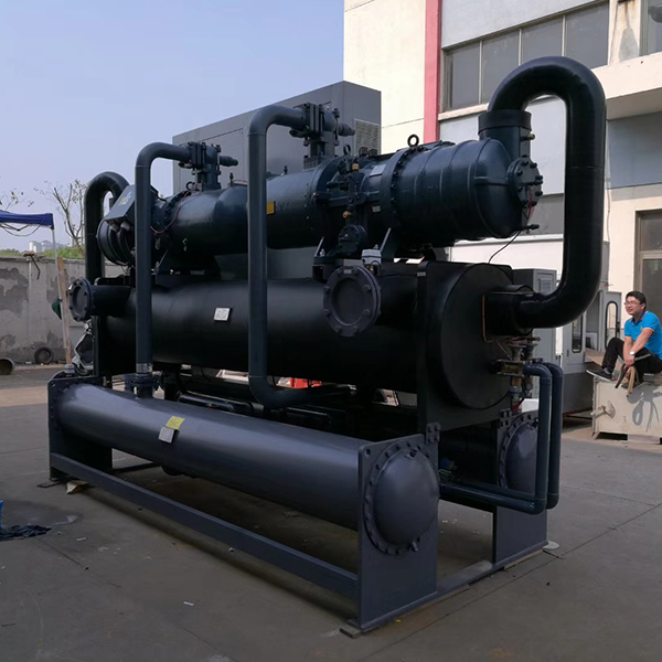 风水冷螺杆式冷水机